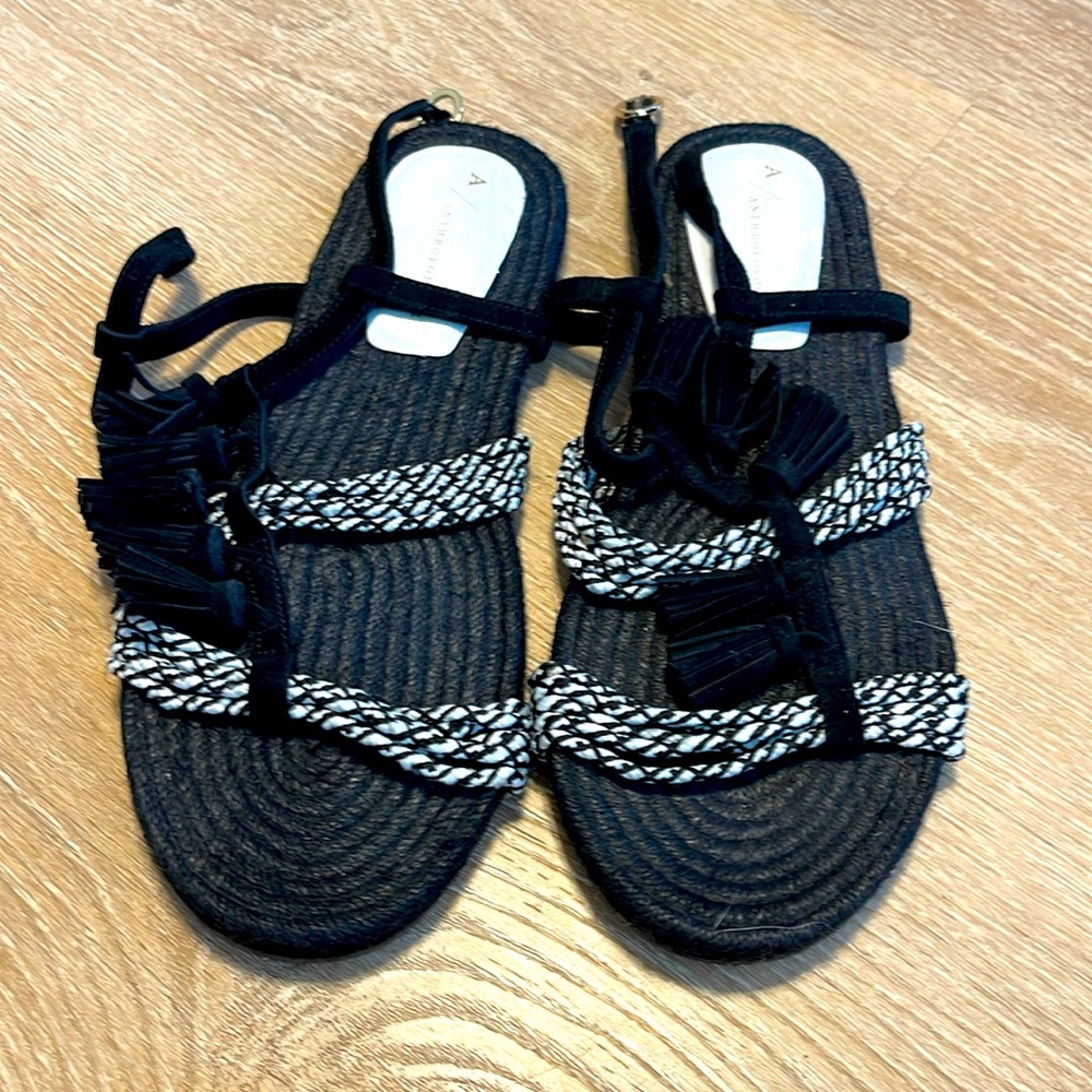 Anthropologie Women’s Black and White Fringed Rope Sandals‎ size 10 B9